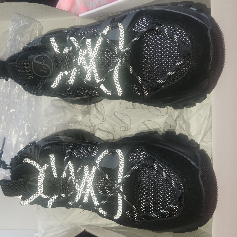 JAVI  DESIGNER  SNEAKERS Color: Triple Black Size: 9